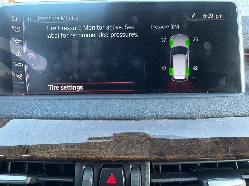 Used 2017 BMW X5 xDrive40e image 18