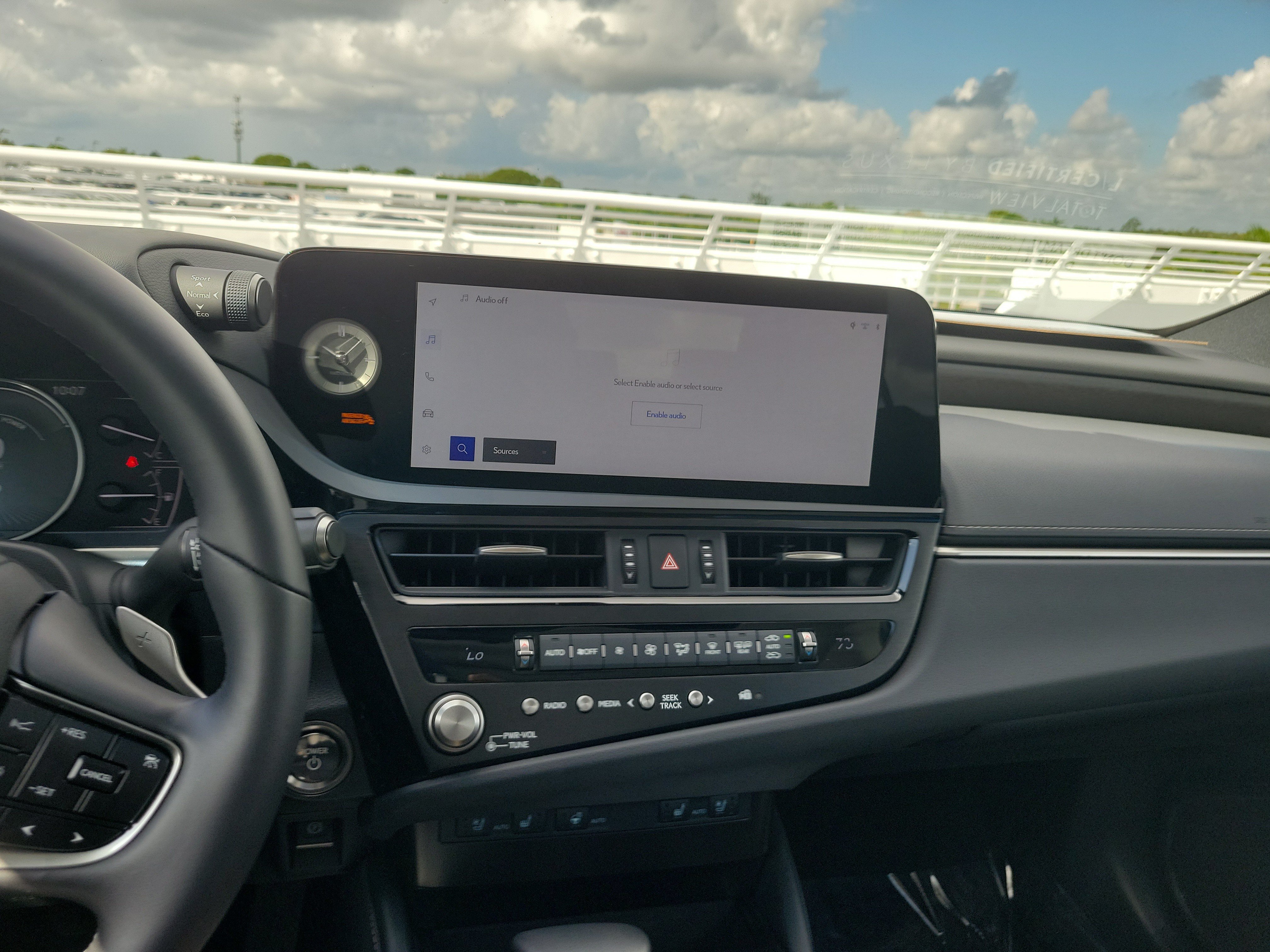 Certified 2025 Lexus ES 300h w/ Premium Package FWD image 17