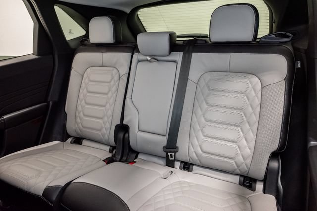 Used 2024 Ford Escape Platinum w/ Premium Technology Package AWD/4WD image 26