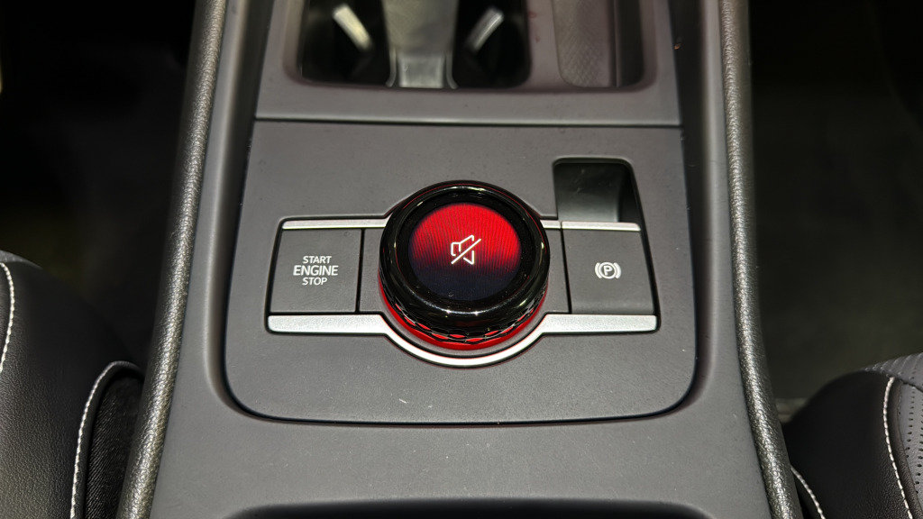 Certified 2025 Volkswagen Tiguan SE R-Line AWD/4WD image 38