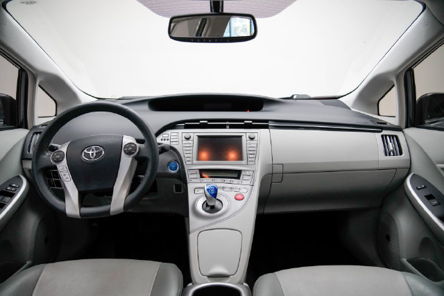 Used 2013 Toyota Prius Four w/ Deluxe Solar Roof Pkg FWD image 29
