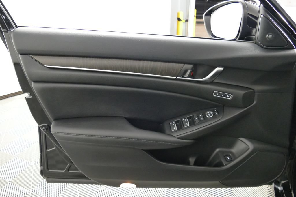 Used 2022 Honda Accord EX-L image 11