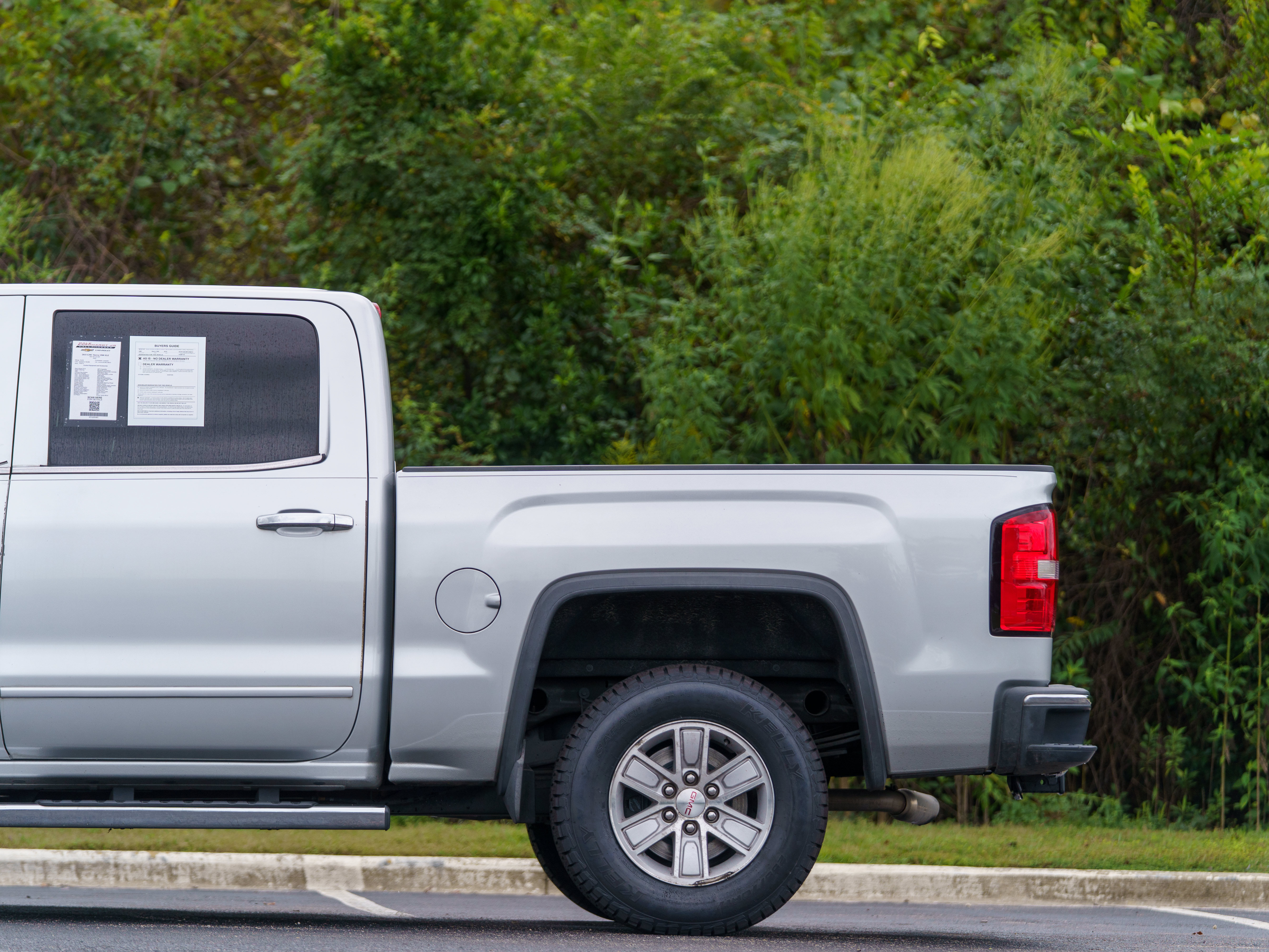 Used 2015 GMC Sierra 1500 SLE w/ SLE Value Package RWD image 7