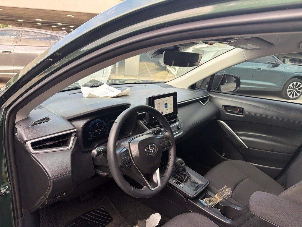 Used 2026 Toyota Corolla Cross LE FWD image 15