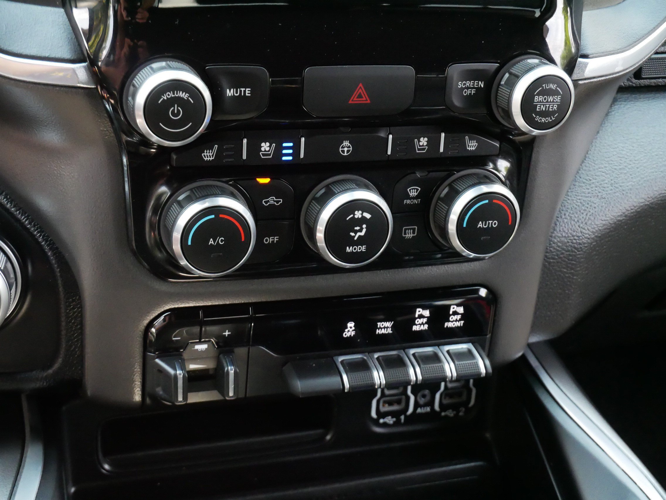 Used 2022 RAM 1500 Laramie AWD/4WD image 23