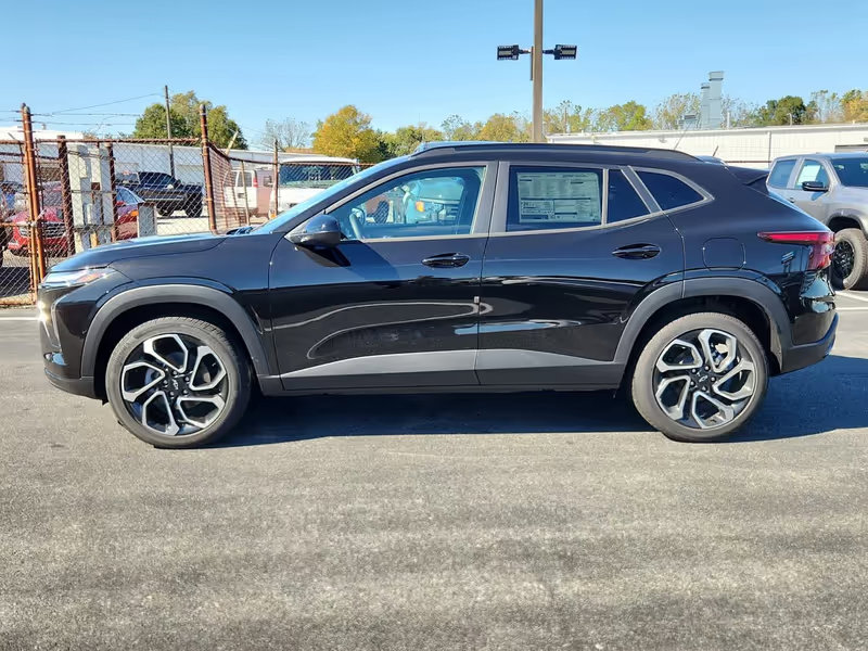 New 2026 Chevrolet Trax RS w/ Sunroof Package image 3