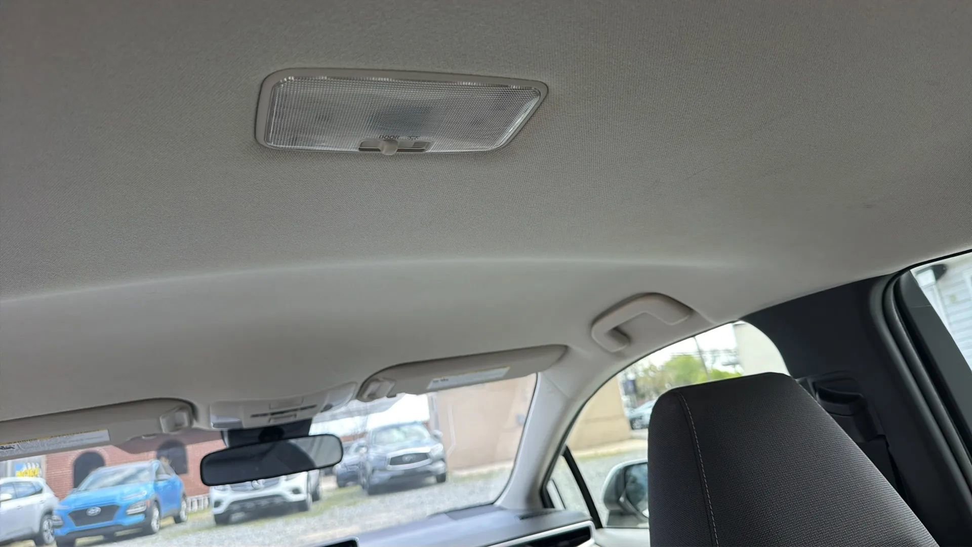 Used 2020 Toyota Corolla LE image 39