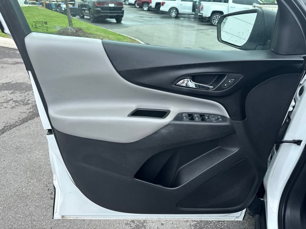 Used 2019 Chevrolet Equinox LS FWD image 10