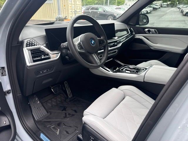 Used 2026 BMW X5 xDrive50e w/ M Sport Package AWD/4WD image 16