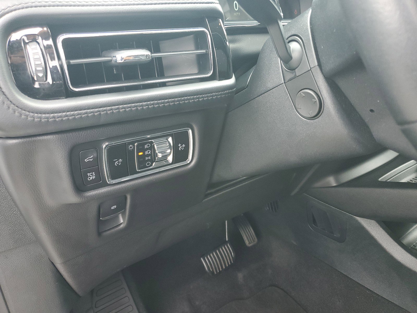 Used 2023 Lincoln Nautilus AWD w/ Premium Package image 19