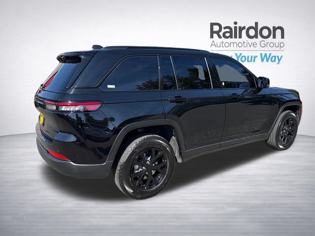 Used 2024 Jeep Grand Cherokee Altitude AWD/4WD image 7
