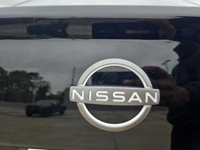 Used 2025 Nissan Versa SV w/ Trunk Package image 30