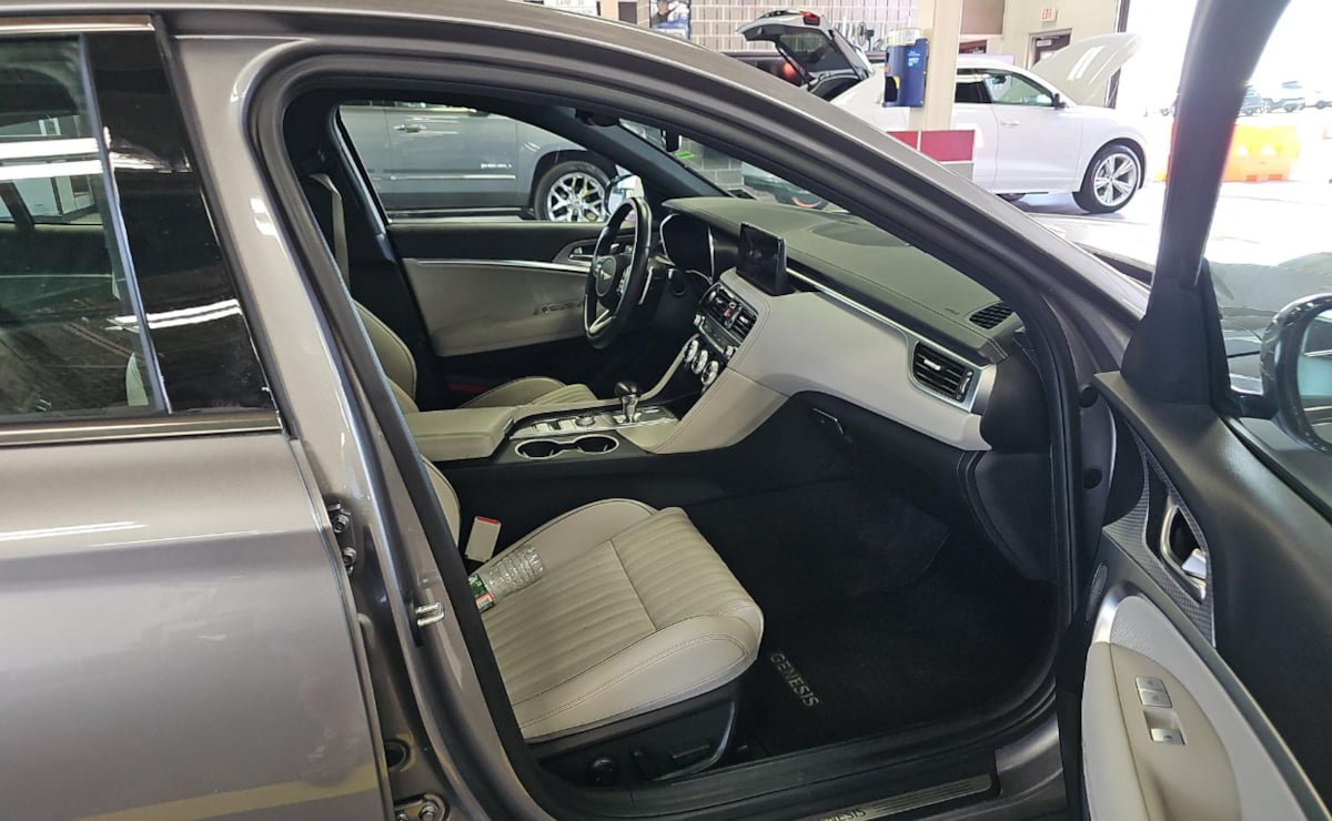 Used 2023 Genesis G70 2.0T w/ Sport Prestige Package AWD/4WD image 7
