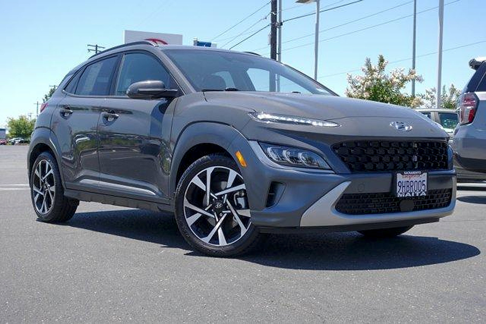 Used 2023 Hyundai Kona Limited FWD image 1