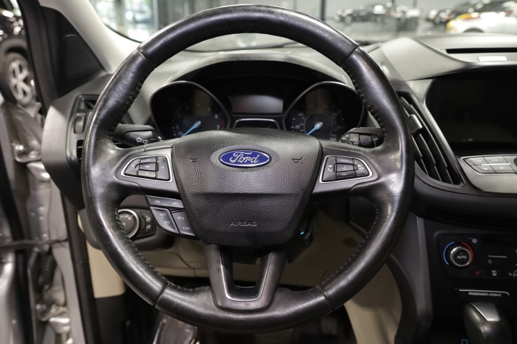 Used 2017 Ford Escape SE w/ SE Leather Comfort Package AWD/4WD image 23