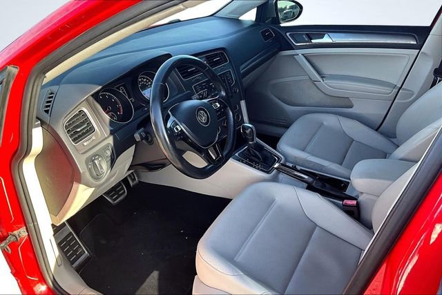 Used 2017 Volkswagen Golf Alltrack S image 16