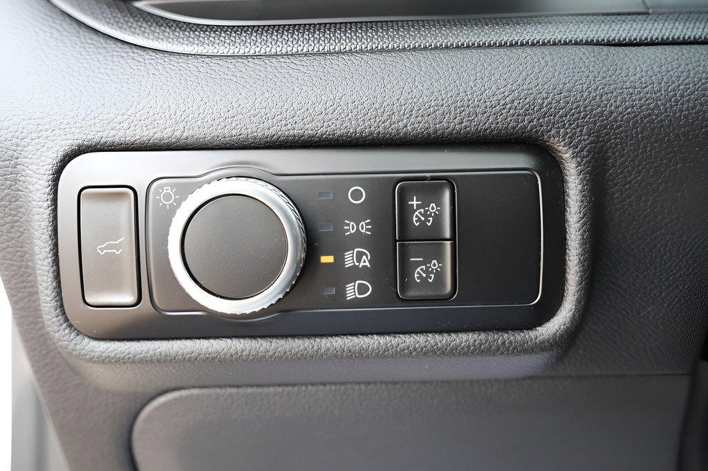 Used 2023 Ford Explorer 4WD image 26