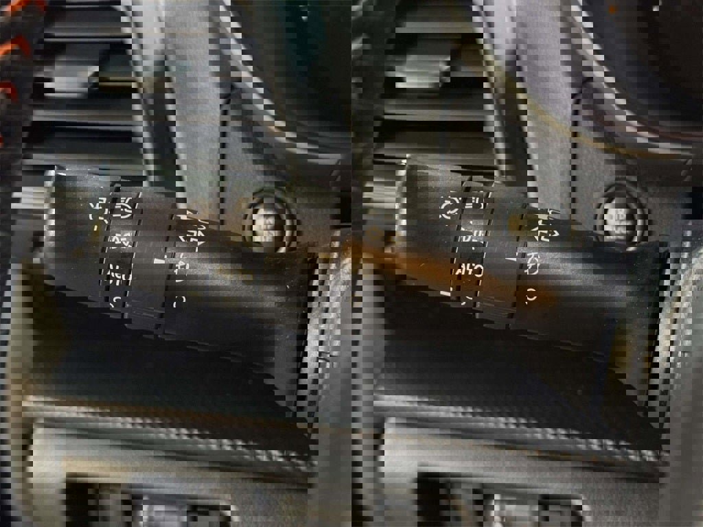 Used 2023 Subaru Crosstrek 2.0i Premium image 23