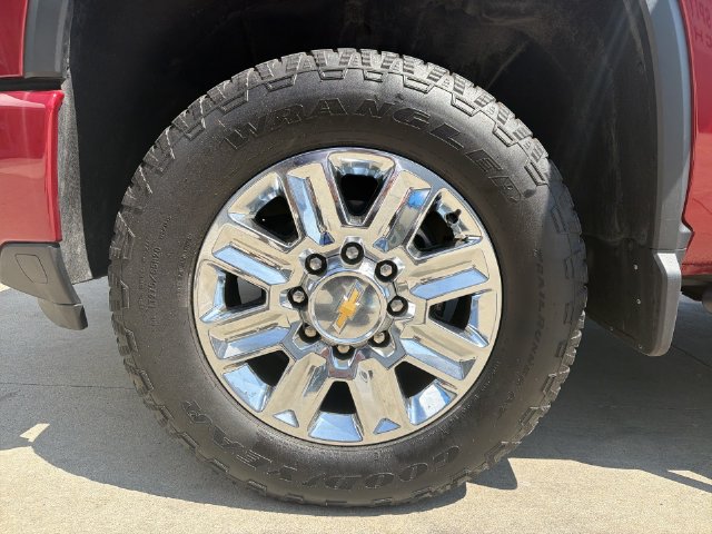 Used 2024 Chevrolet Silverado 2500 High Country w/ High Country Premium Package AWD/4WD image 13