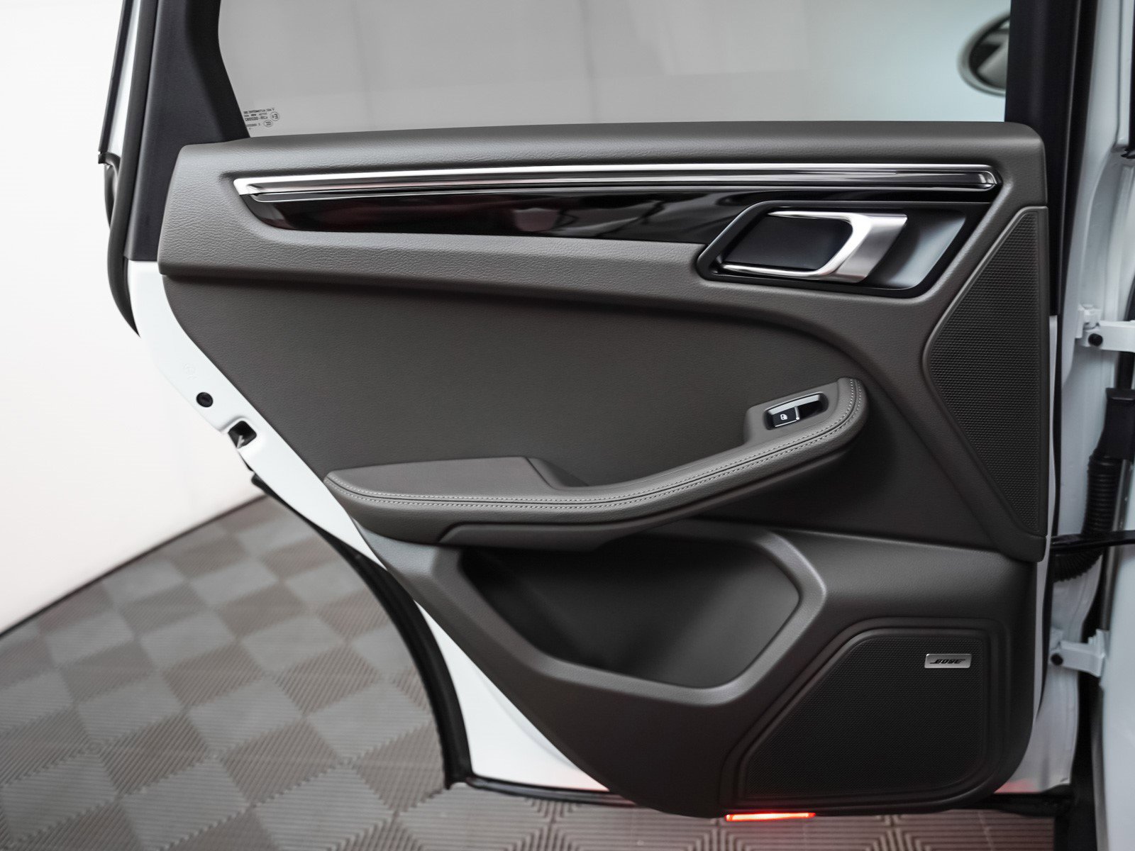 New 2026 Porsche Macan image 26