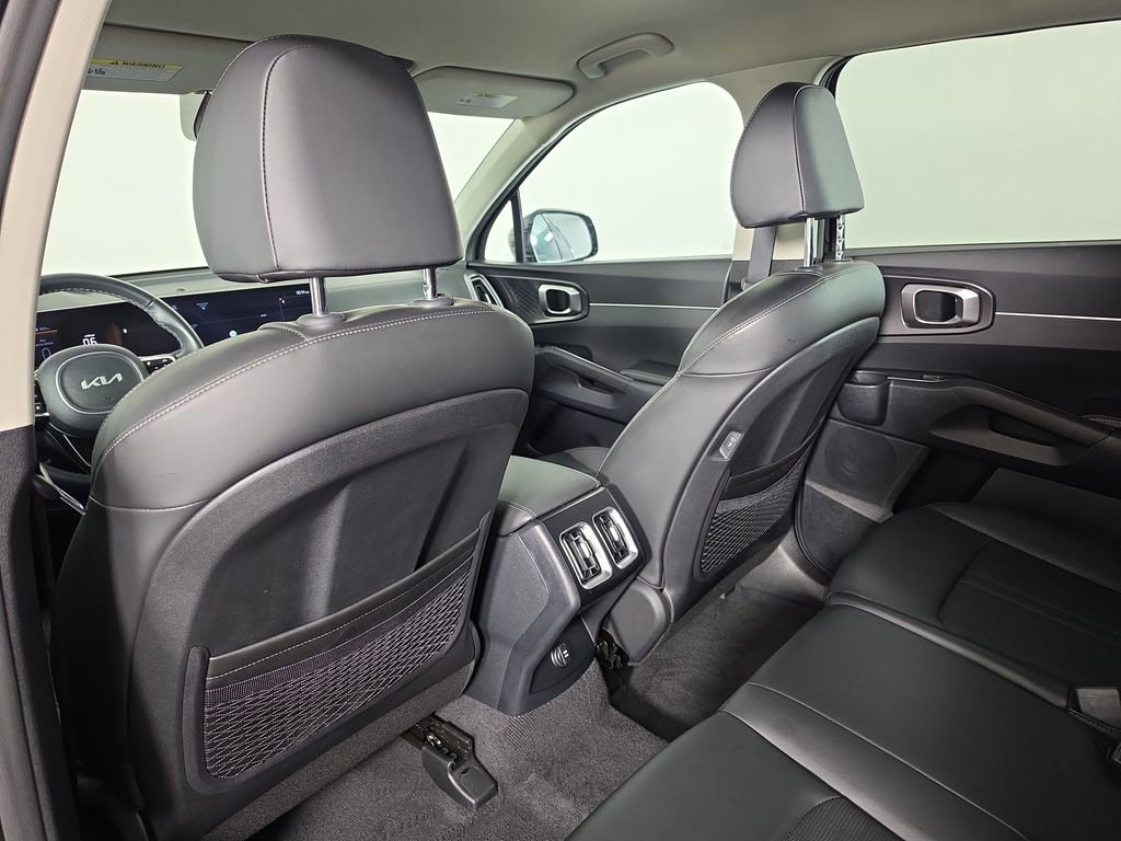 Certified 2025 Kia Sorento S FWD image 28