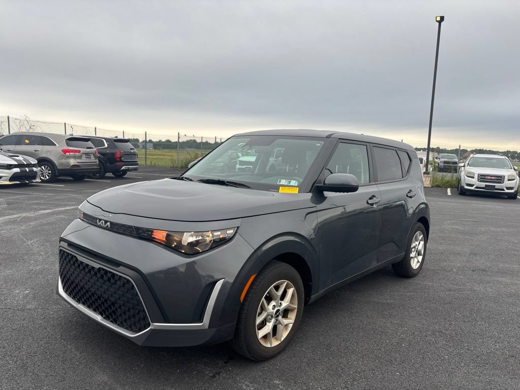 Used 2024 Kia Soul LX w/ Option Group 015 FWD image 7