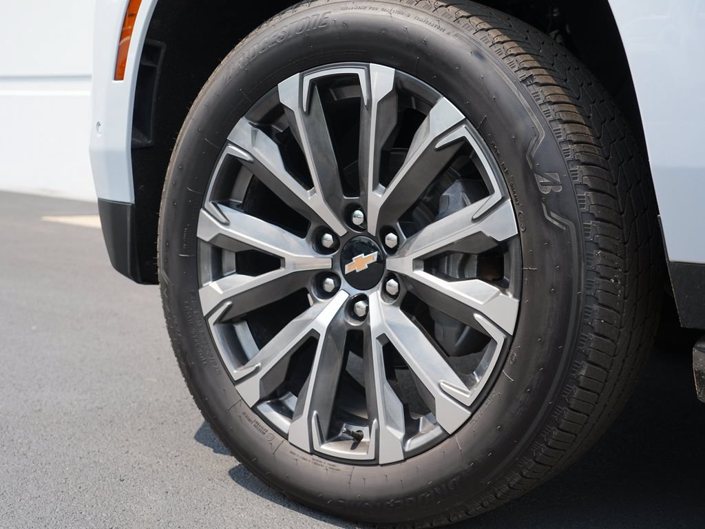 Certified 2026 Chevrolet Suburban High Country w/ Sun And Tow Package AWD/4WD image 35