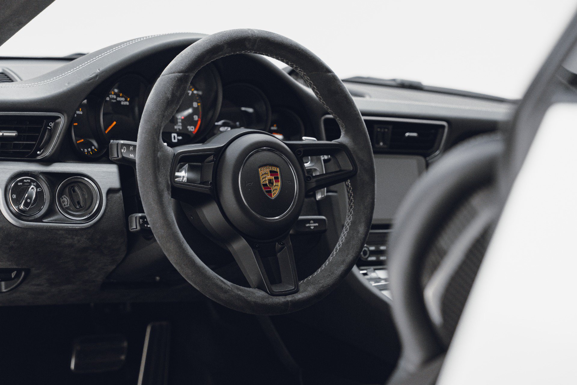 Used 2018 Porsche 911 GT3 RWD image 27