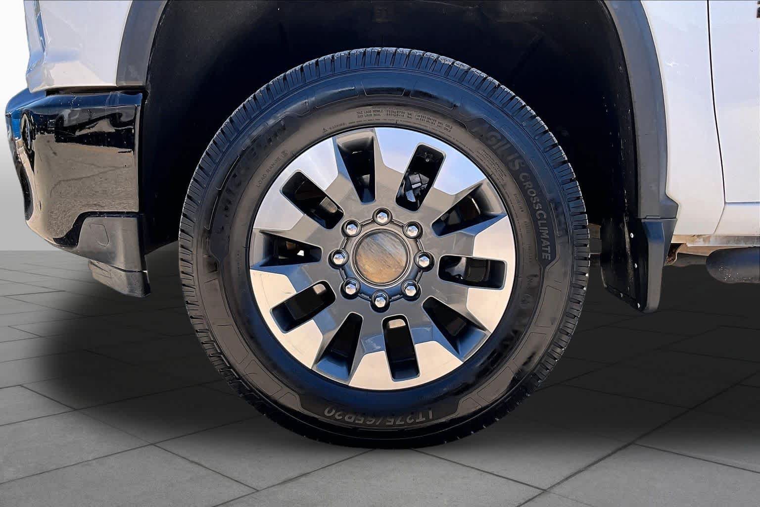 Used 2021 Chevrolet Silverado 2500 Custom w/ Custom Value Package AWD/4WD image 11