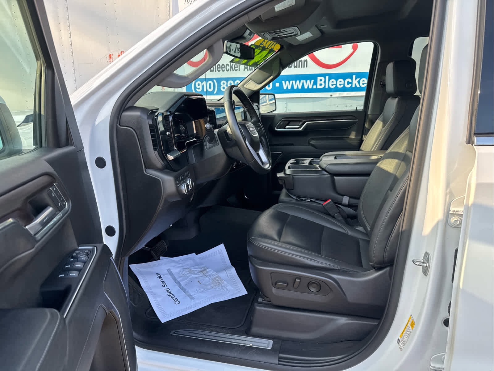 Used 2024 GMC Sierra 1500 SLT image 23