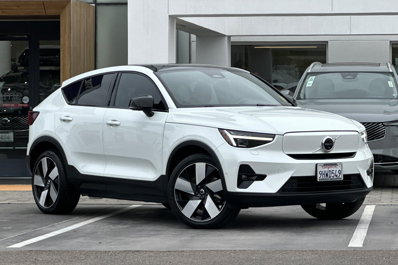 Certified 2023 Volvo C40 P8 Recharge Ultimate w/ Protection Package Premier AWD/4WD image 2