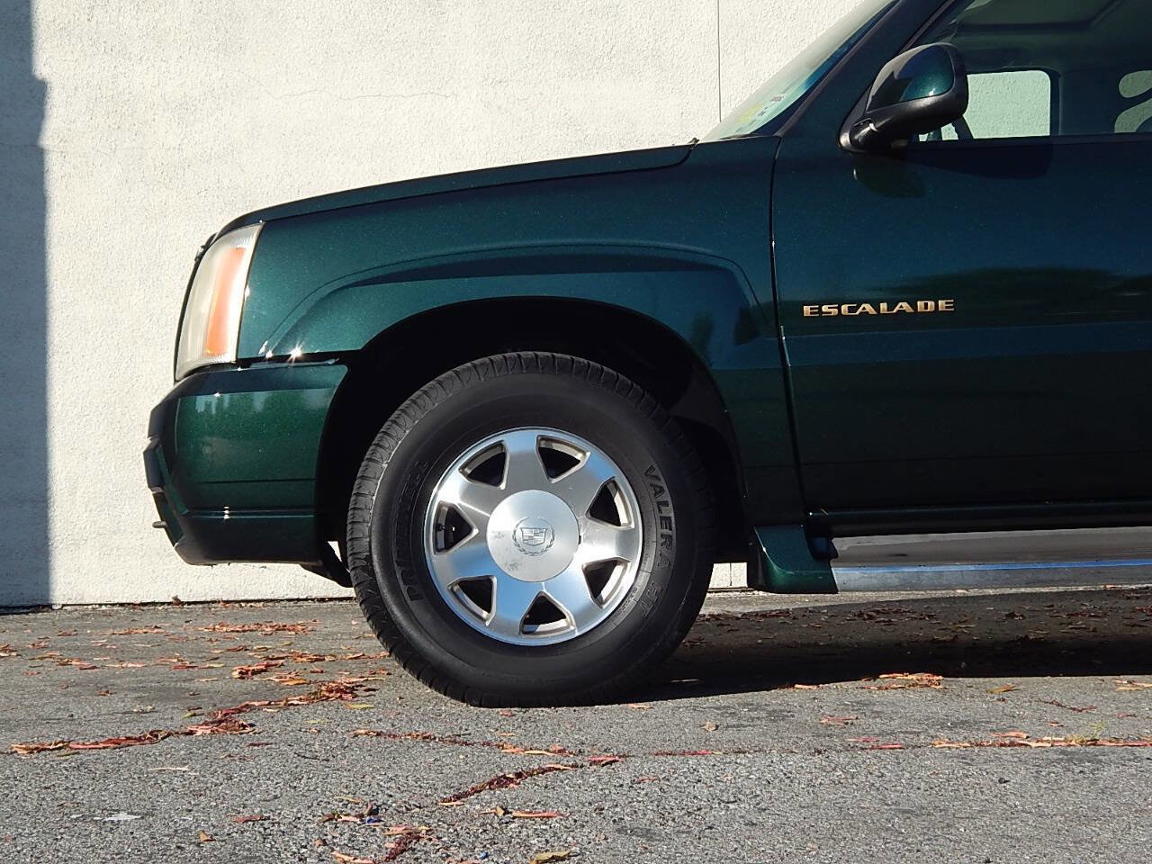 Used 2002 Cadillac Escalade 2WD image 9