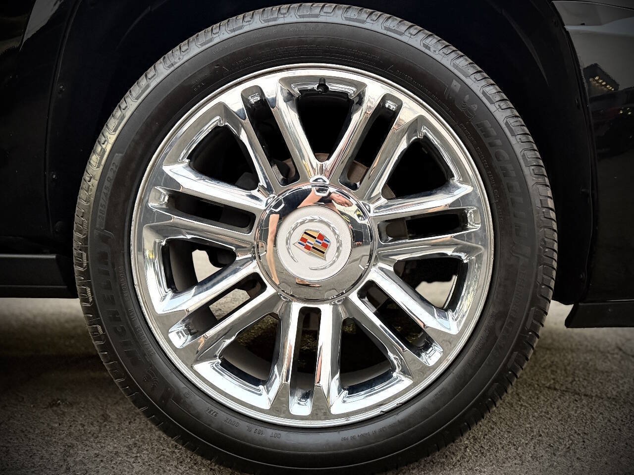 Used 2014 Cadillac Escalade Platinum AWD/4WD image 23