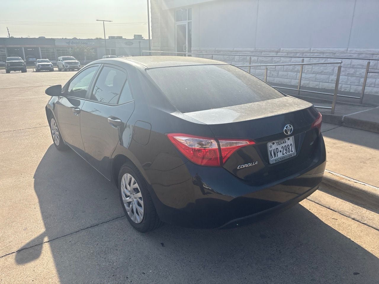 Used 2018 Toyota Corolla LE FWD image 3