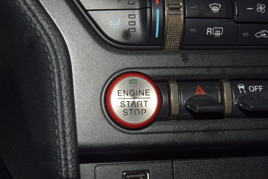 Used 2022 Ford Mustang Shelby GT500 w/ Technology Package image 38