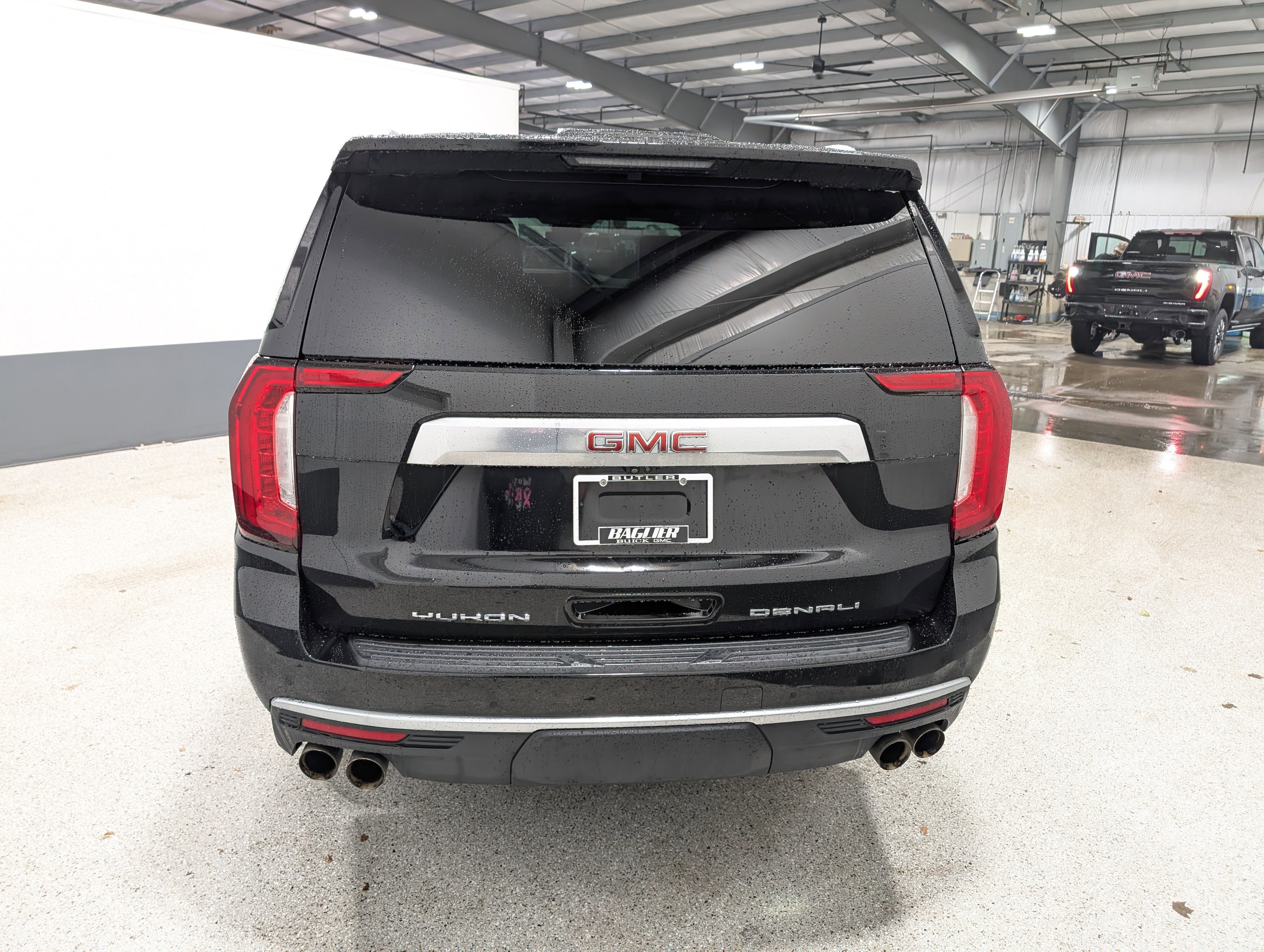 Used 2023 GMC Yukon XL Denali w/ Advanced Technology Package AWD/4WD image 4