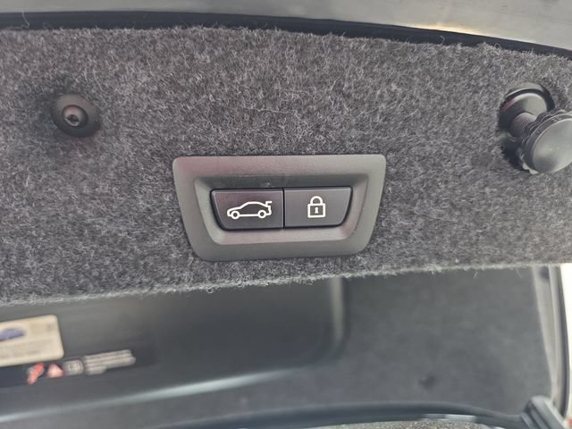 Used 2016 BMW 550i xDrive Sedan AWD/4WD image 33