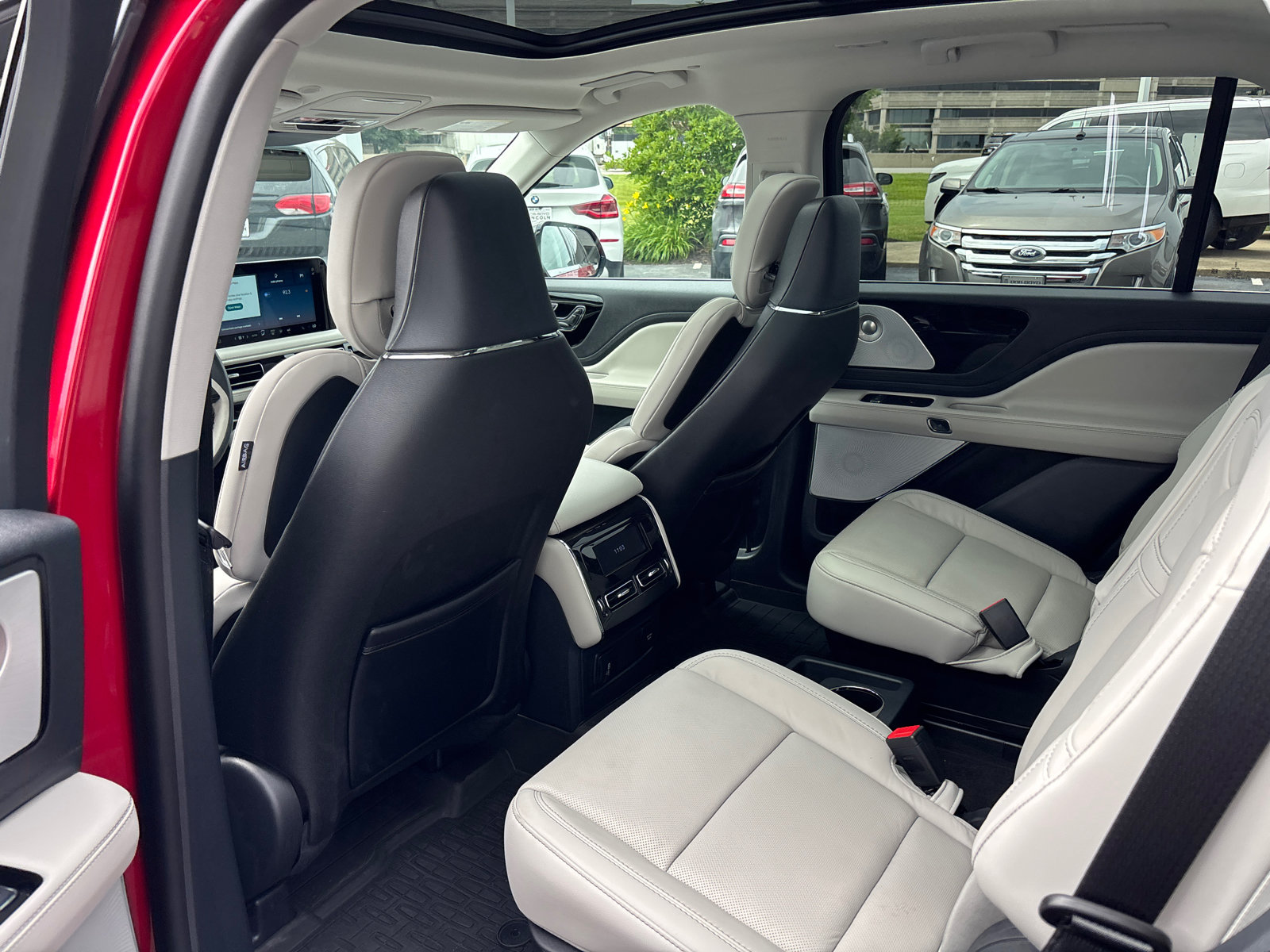 New 2026 Lincoln Aviator Reserve AWD/4WD image 27