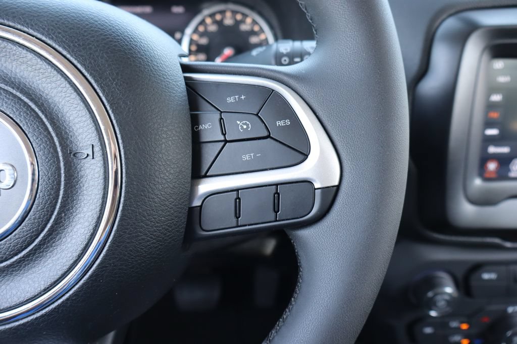 Used 2021 Jeep Renegade Latitude AWD/4WD image 8