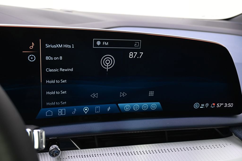 New 2026 Cadillac Optiq Luxury 2 image 27