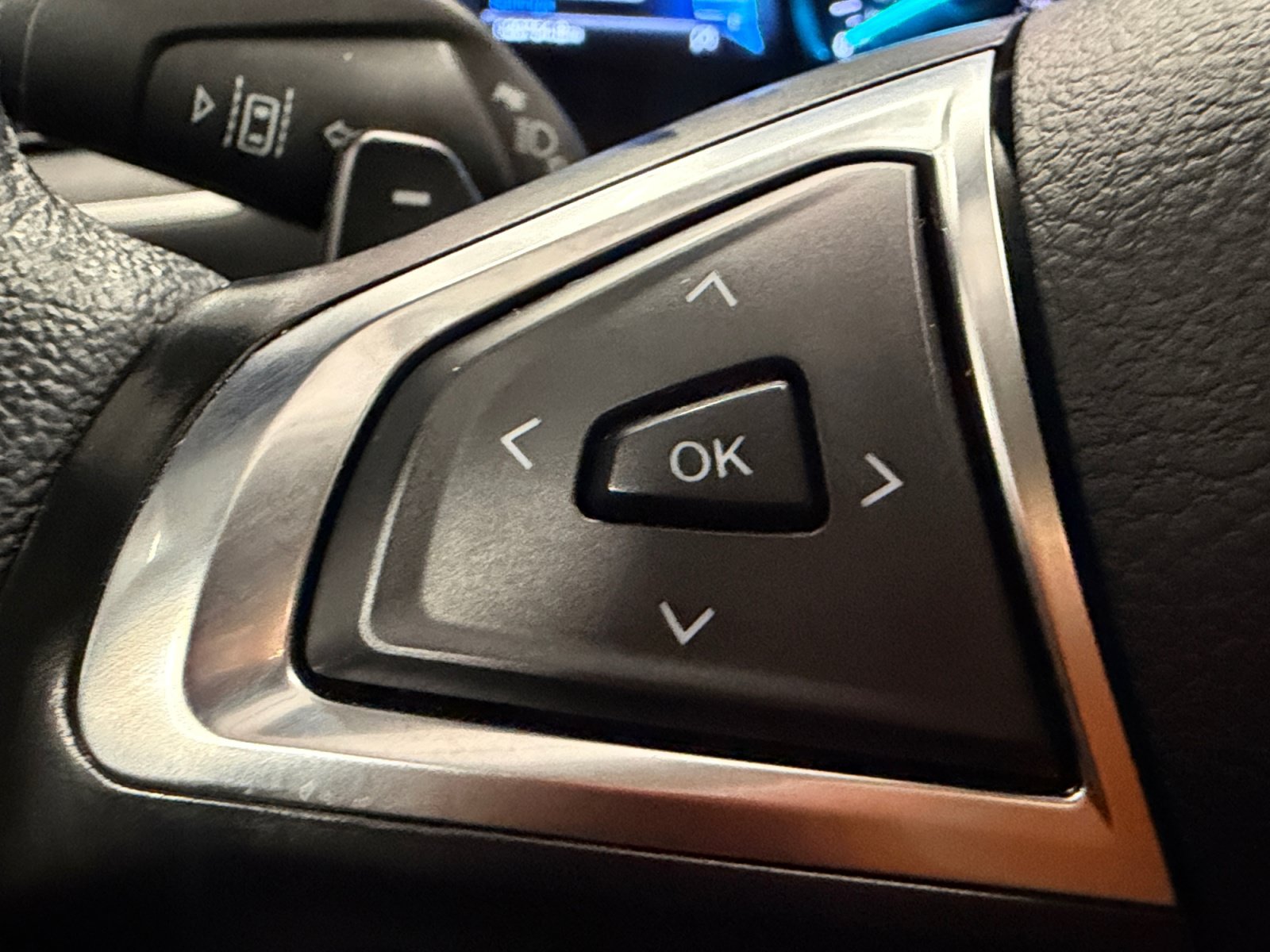 Used 2023 Ford Edge SEL w/ Convenience Package AWD/4WD image 37