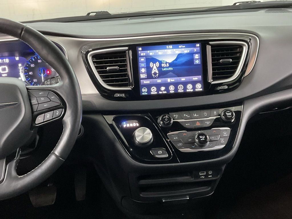 Used 2020 Chrysler Pacifica Touring-L w/ Advanced Safetytec Group AWD/4WD image 13
