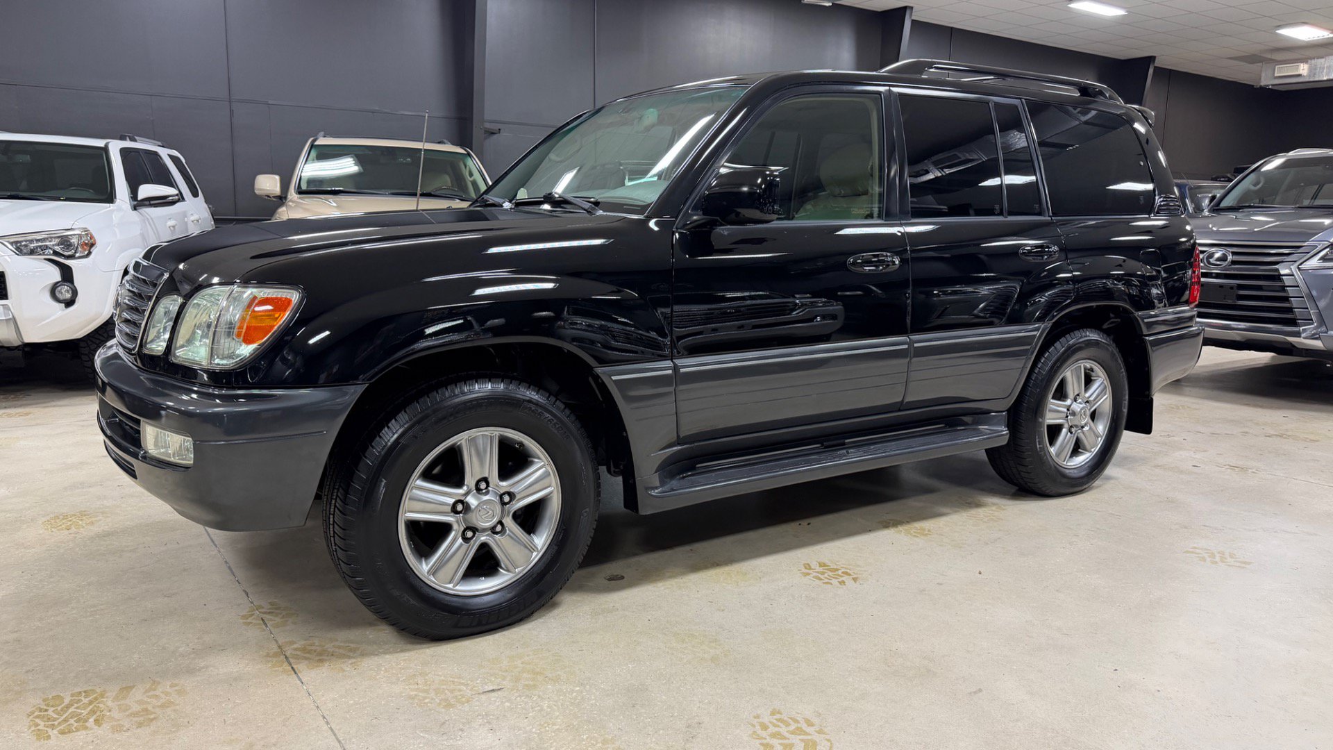 Used 2006 Lexus LX 470 4WD image 3