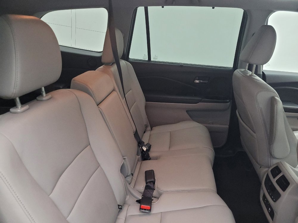 Used 2016 Honda Pilot Touring image 19