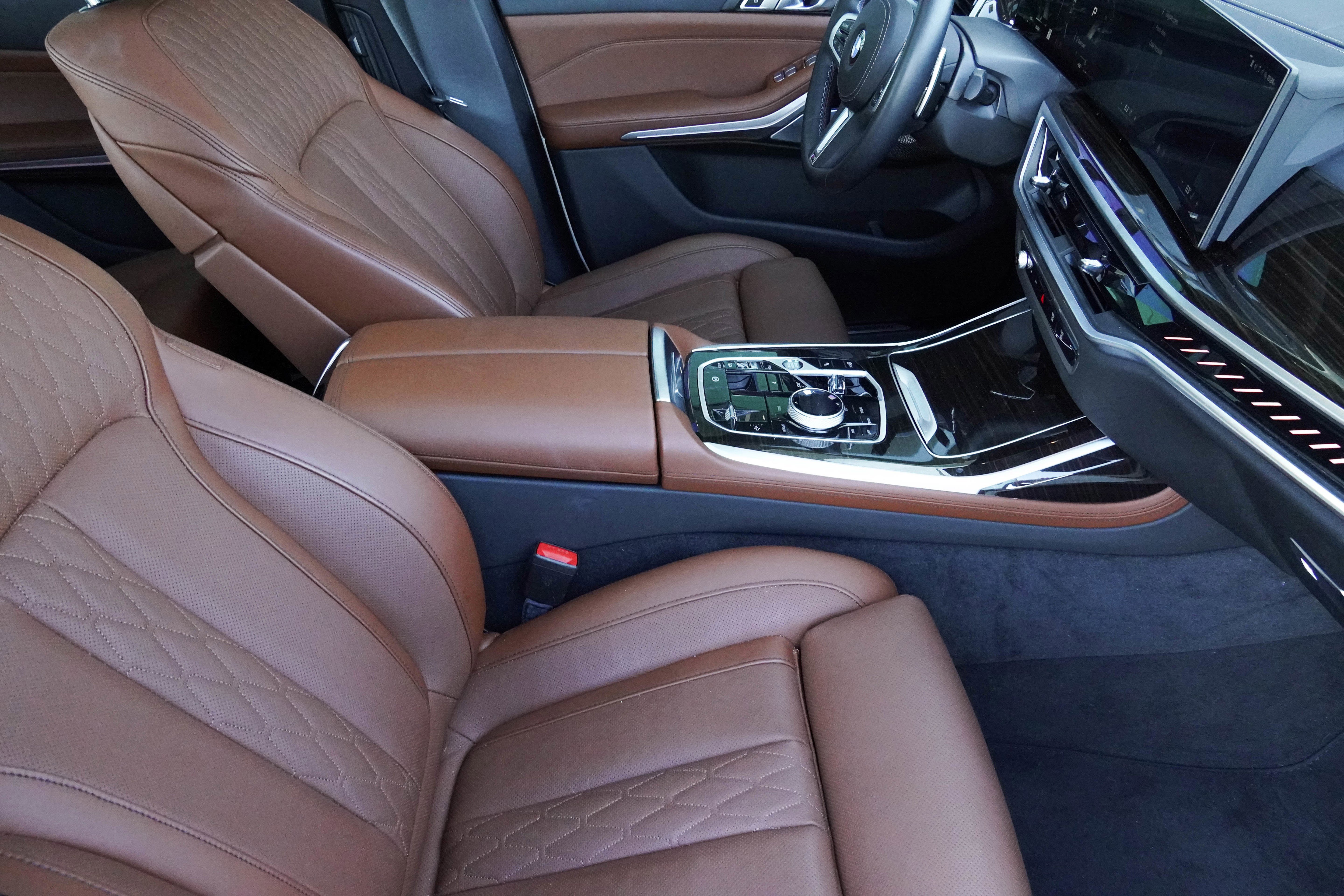 Certified 2024 BMW X7 M60i w/ Executive Package image 13