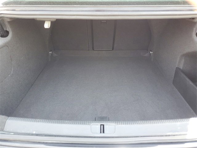 Used 2010 Volkswagen CC Sport image 11