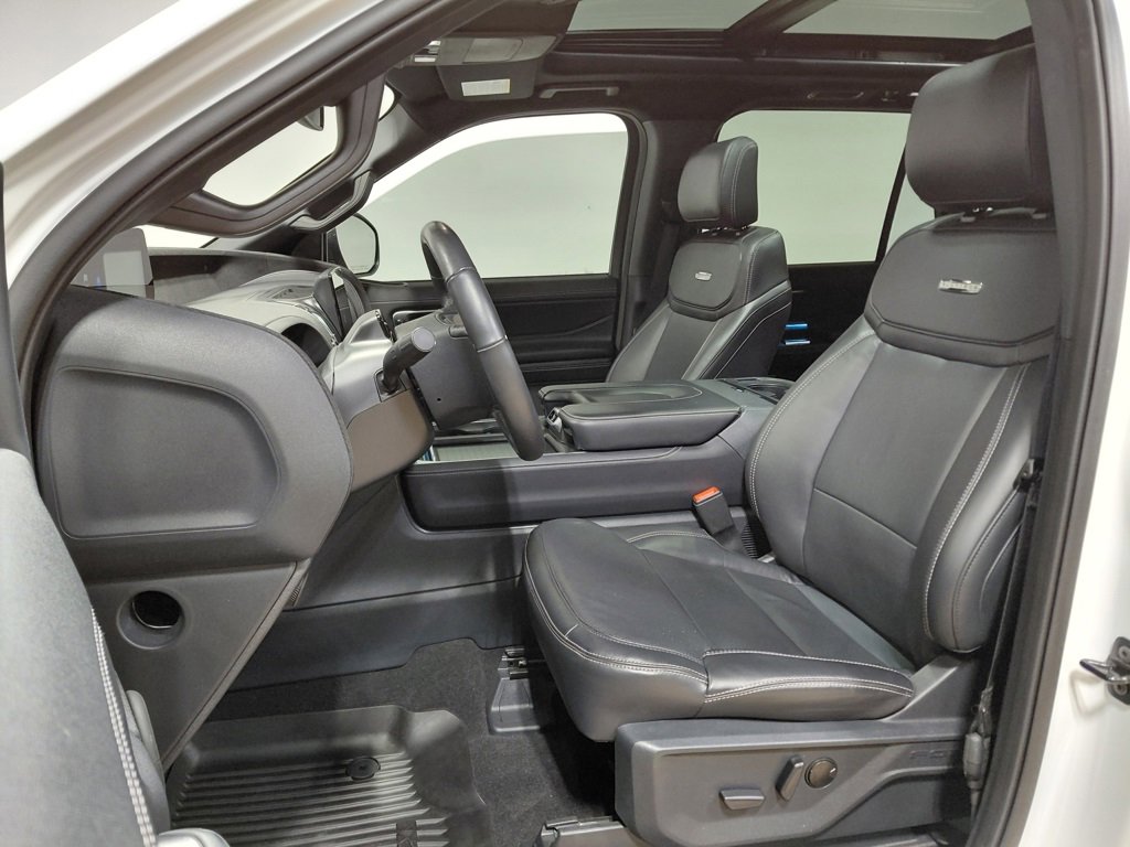 Certified 2025 Ford Expedition Max Platinum w/ Stealth Appearance Package image 4
