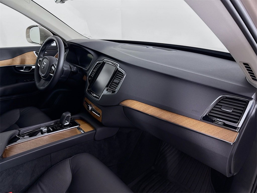 Used 2023 Volvo XC90 B5 Plus w/ Protection Package Premier image 30