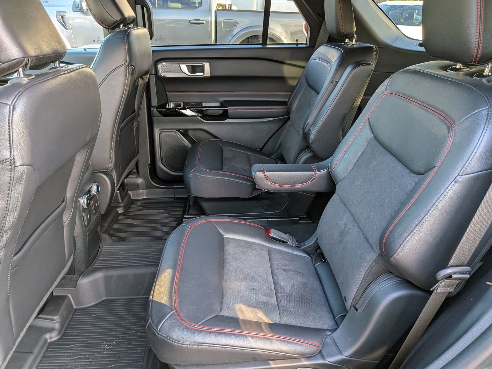 Certified 2023 Ford Explorer ST-Line w/ Class IV Trailer Tow Package AWD/4WD image 16