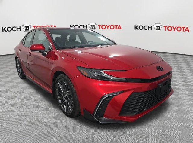 Used 2025 Toyota Camry SE w/ Convenience Package FWD image 4